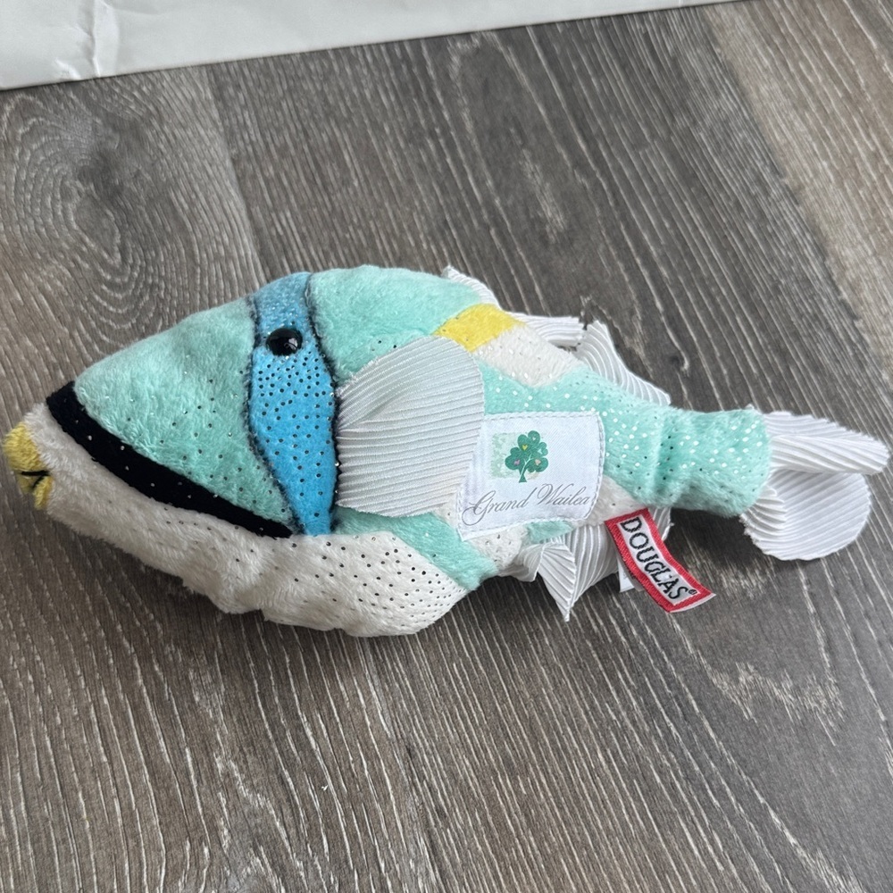 Douglas Humu Fish Toy Grand Wailea collectible - Multicolor 0234